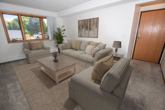 Building Photo - 2 Bedroom available at Woodridge Apartments in Northfield