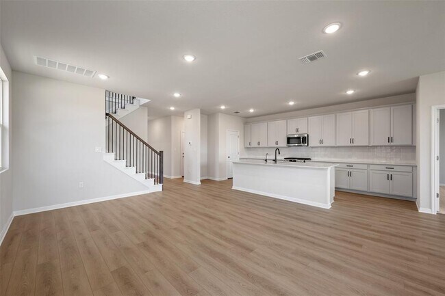 Building Photo - 113 Coleto Tr