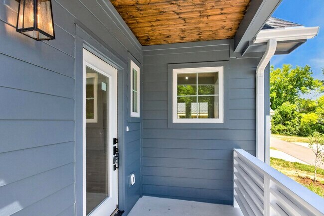 Building Photo - 2408B 14th Avenue N