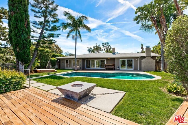 Building Photo - 2670 Carmar Dr