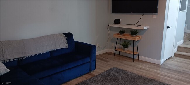 Building Photo - 5045 Spencer St