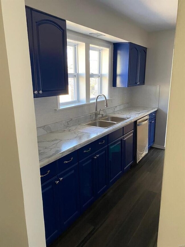 Building Photo - Fantastic 1bd/2ba home! Coming soon!