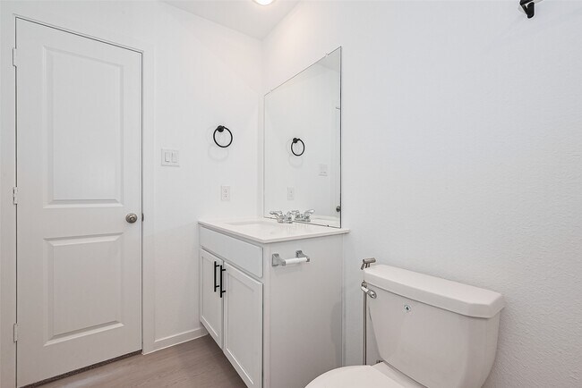 Building Photo - 26615 Coast Redwood Dr