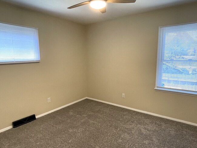 Building Photo - 501 E University Ave