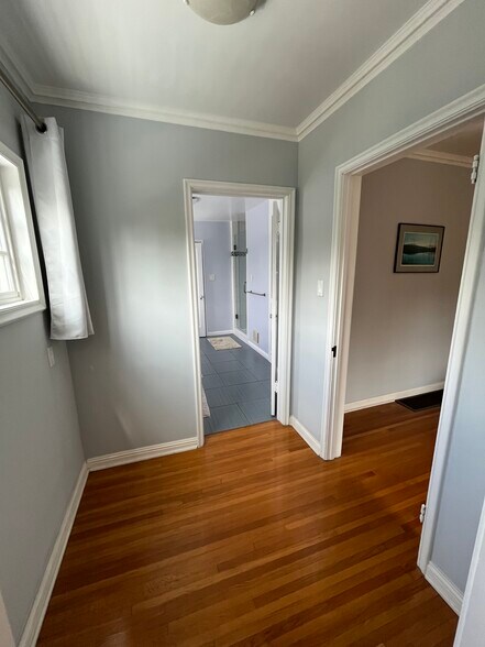 Bathroom entry - 737 S Tremaine Ave