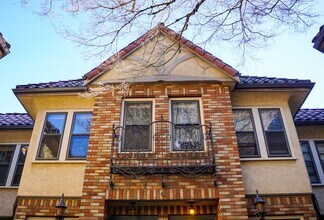Building Photo - Stunning 2-Bed Townhouse in Goose Hollow Blocks from 23rd & WA Park!