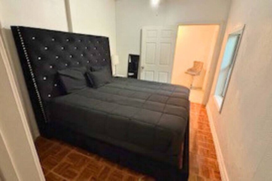 Building Photo - 13433 Topeka St