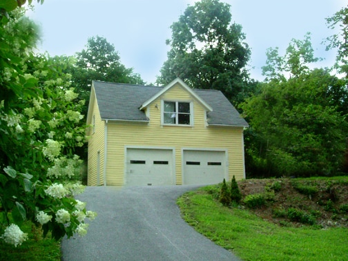 Building Photo - 10 W Acton Rd