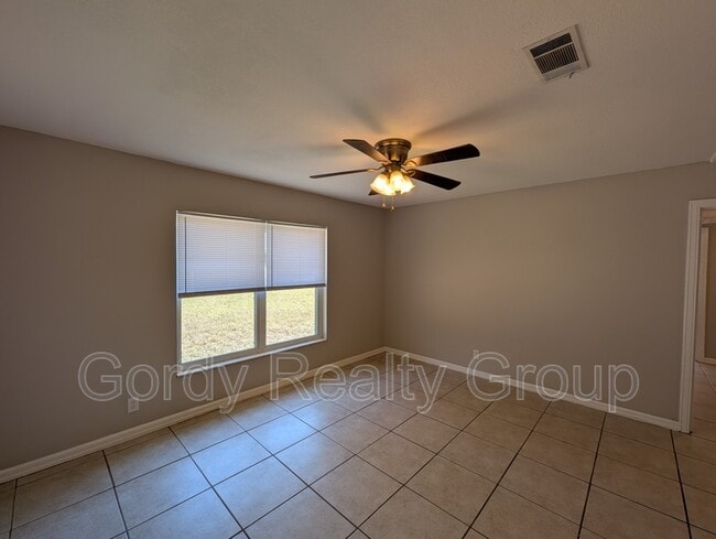 Building Photo - 3037 Noland St