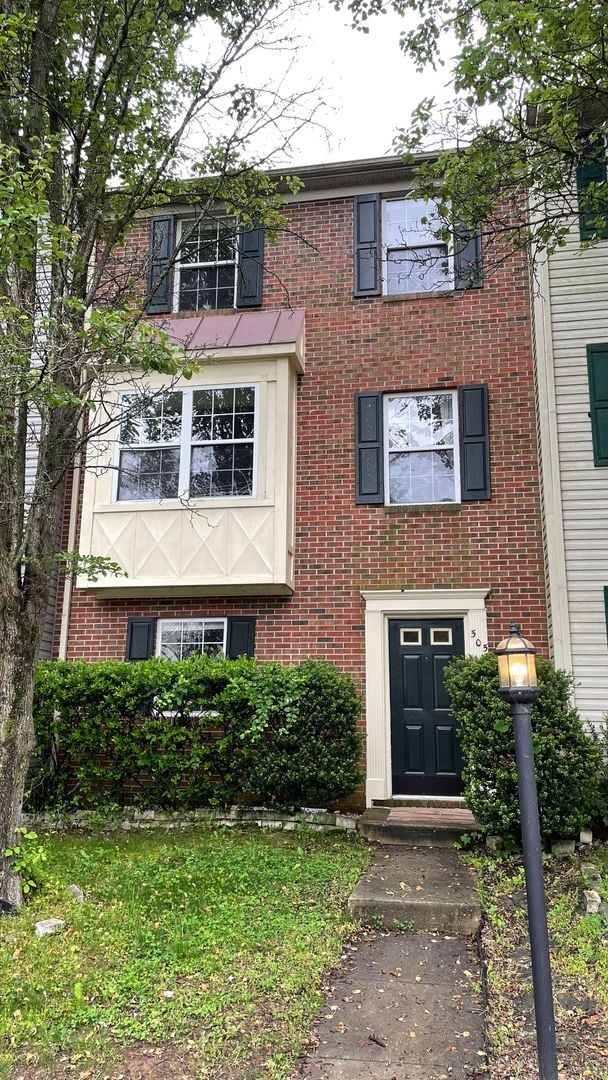 Building Photo - 4 Bed Townhome in South Stafford