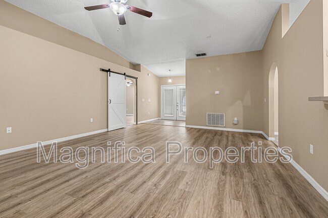 Building Photo - 1528 Vista Lake Cir