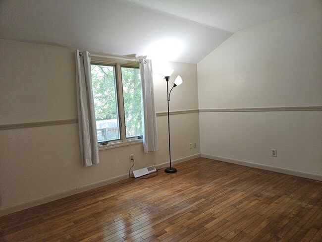 Building Photo - 786 N Van Nortwick Ave