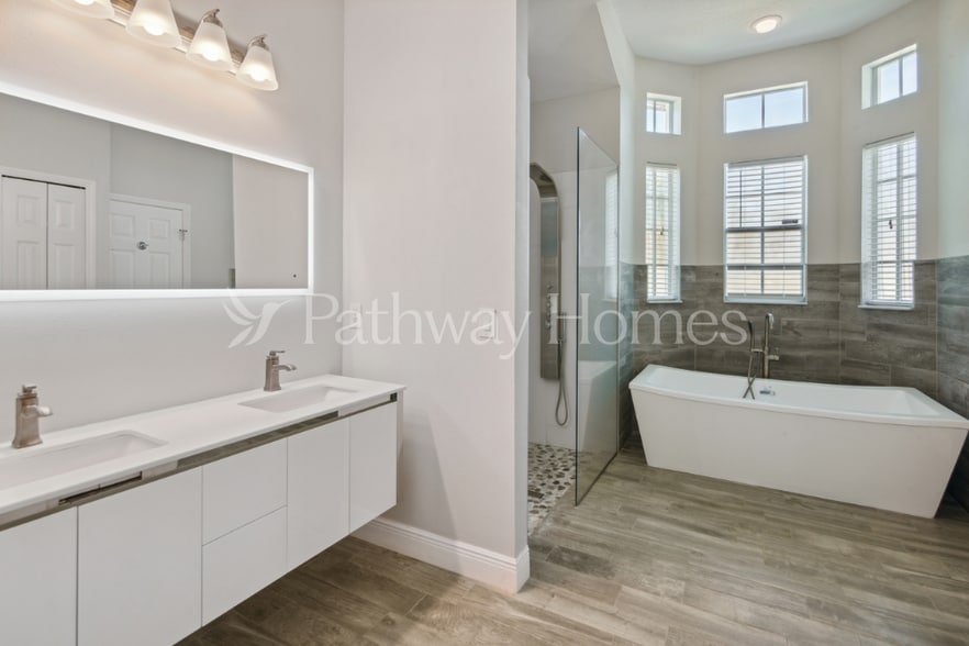 Building Photo - 2219 Bancroft Blvd