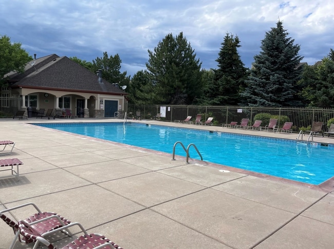 Building Photo - 9538 W San Juan Cir