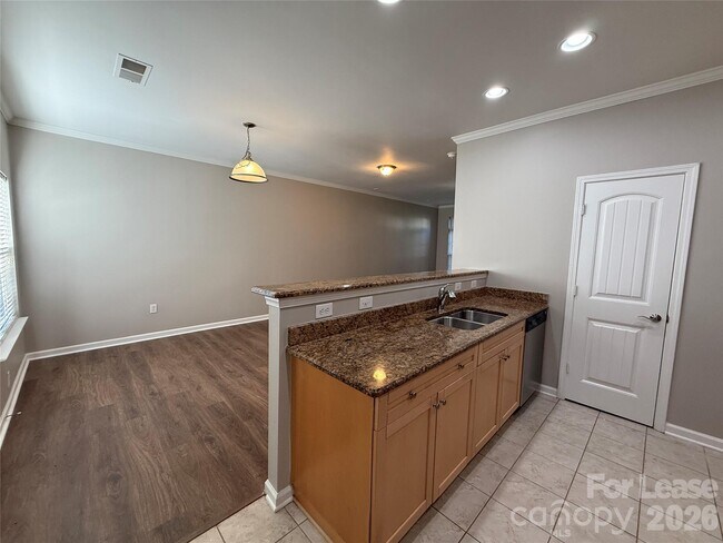 Building Photo - 933 Central Park Cir