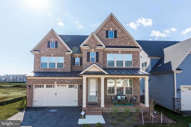 Building Photo - 6547 Clubhouse Dr