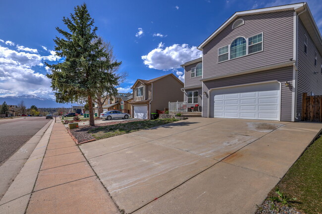 Building Photo - 6674 Chantilly Pl