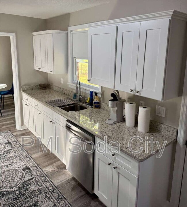 Building Photo - 3615 Truman St