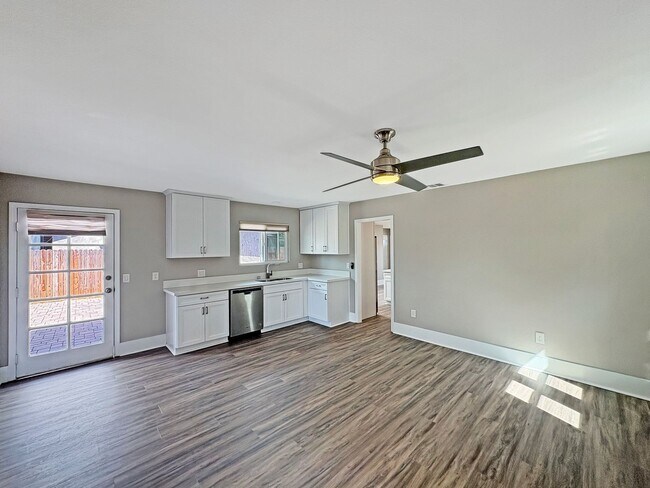 Building Photo - Stunning 3BR/2BA San Diego Home with Solar...