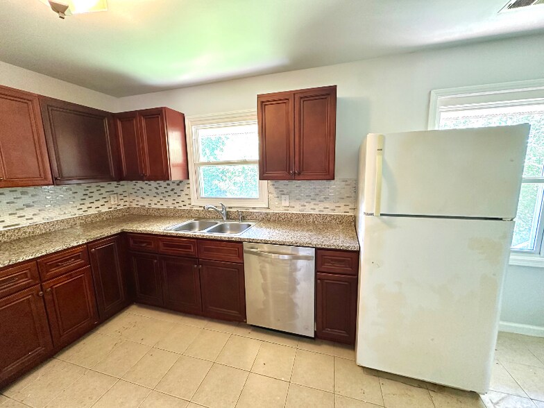 Building Photo - 620 Grantland Dr