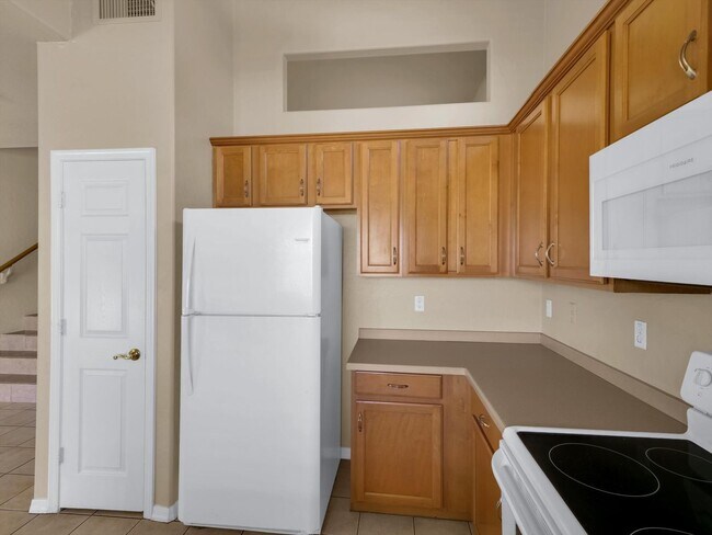 Building Photo - stunning 4-bedroom, 2-bathroom home