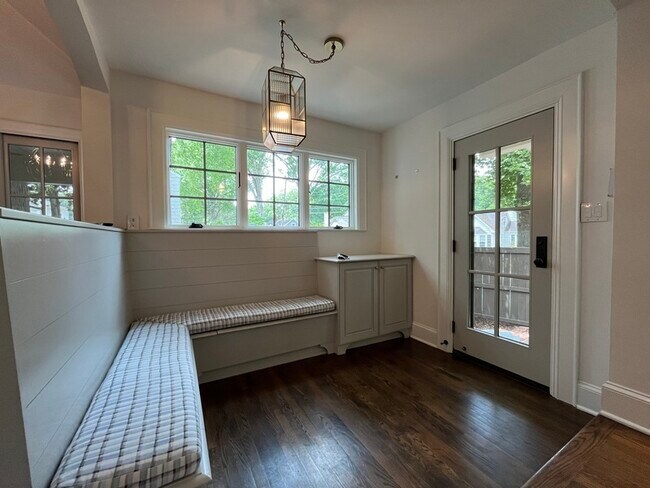 Building Photo - 373 Hillside Ave