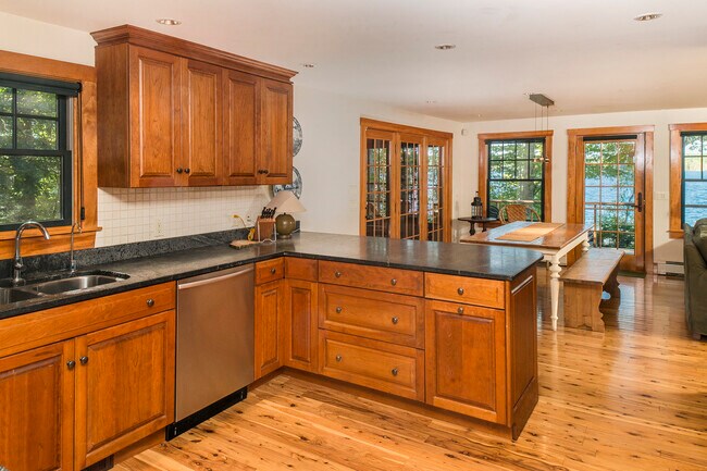 Building Photo - 131 Fish Hook Rd