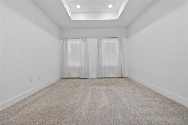 Building Photo - 210 Lyla Ln