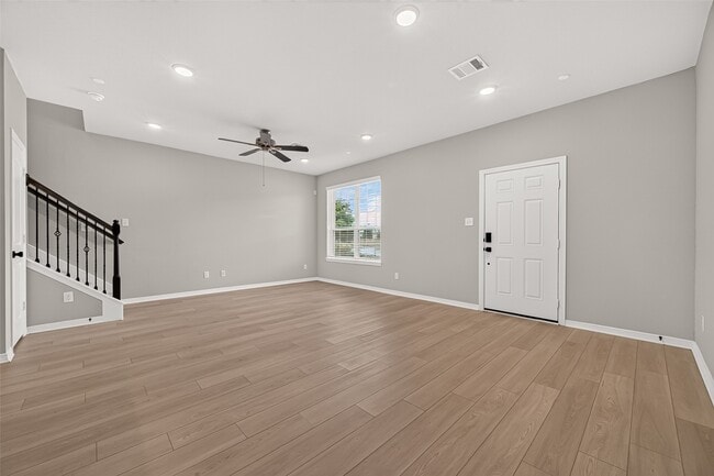 Building Photo - 8033 Scanlan Trl