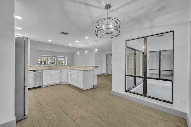 Building Photo - Waterbridge Stunner