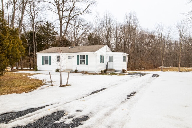 Building Photo - 7121 Quaker Neck Rd