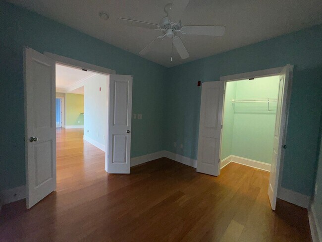 Building Photo - Mayfaire Townview 1 Bed/2 Bath + Bonus Room, Second Floor, Balcony