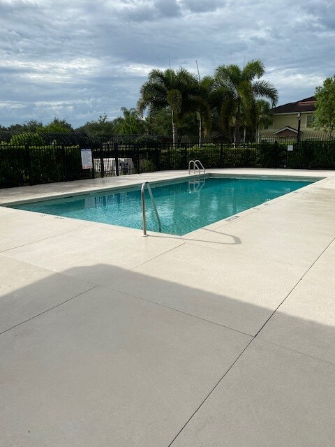 Building Photo - 9419 Ivy Brook Run