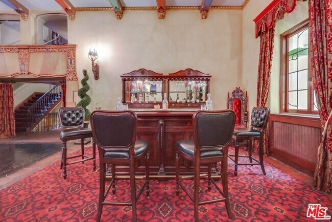 Building Photo - 642 S Bronson Ave