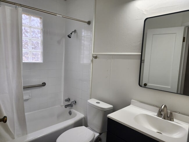 Building Photo - 1905 Peachtree Ave