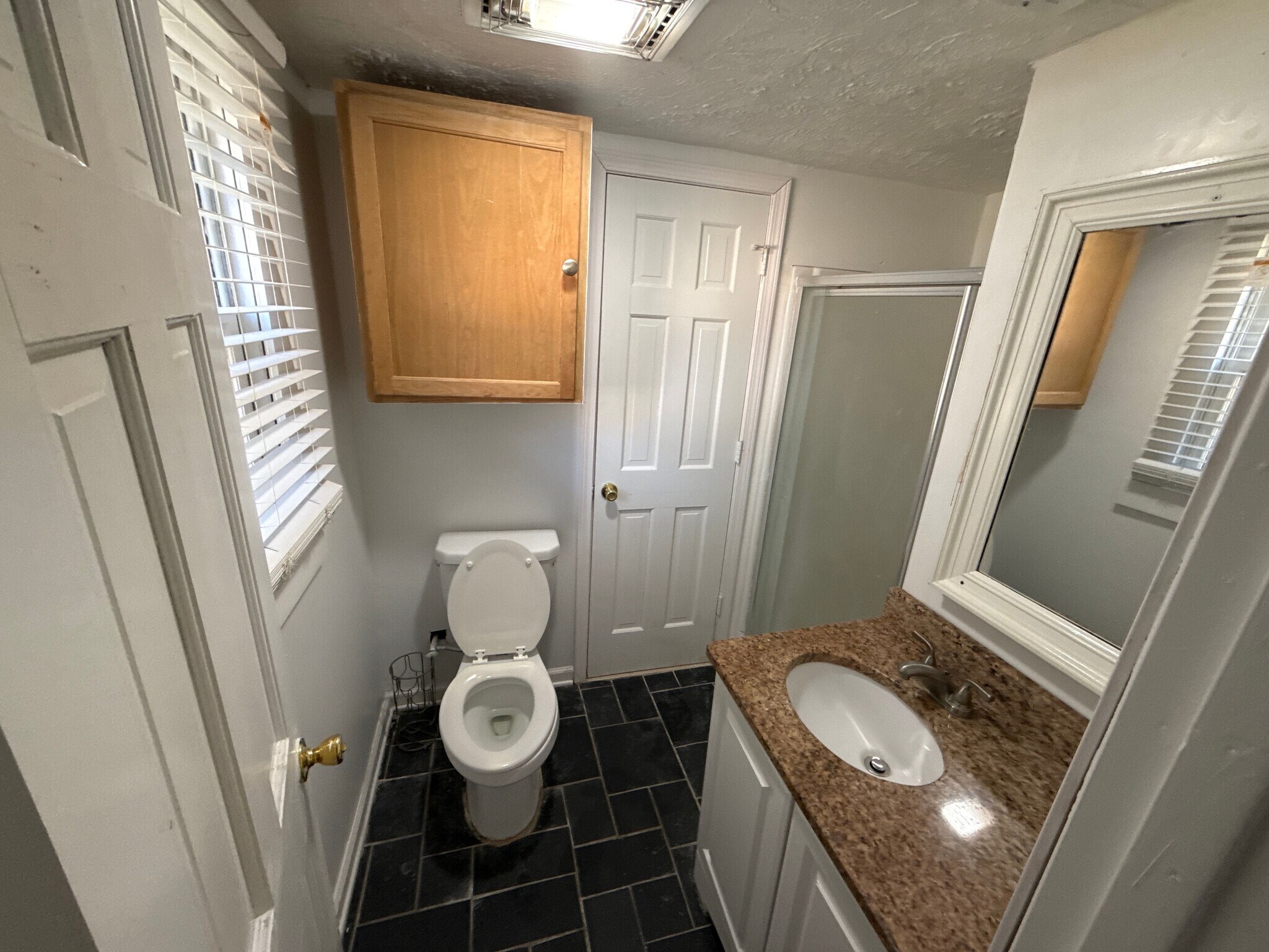 Building Photo - Room in House on Pleasant Hill Rd