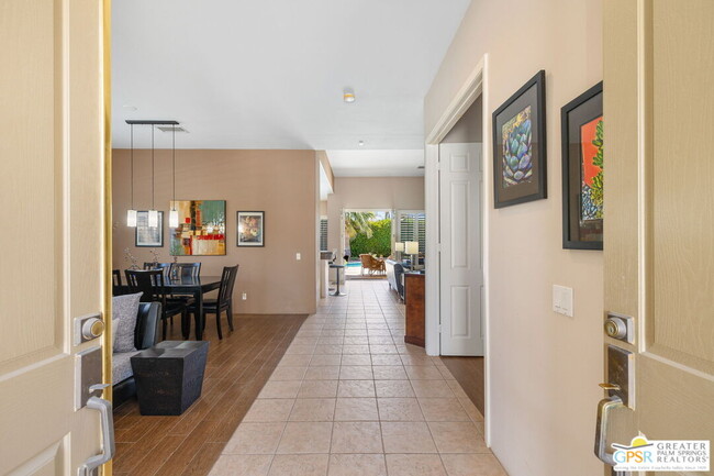 Building Photo - 40870 Avenida Rosario