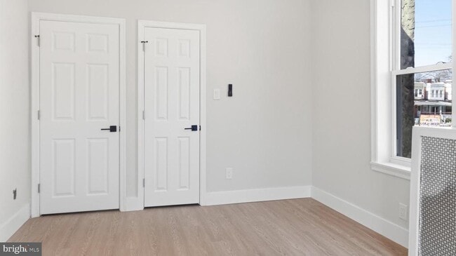 Building Photo - 5981 N 21st St