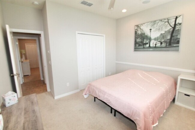Building Photo - Orlando - Furnished, 4 Bedroom, 2 Bathroom...