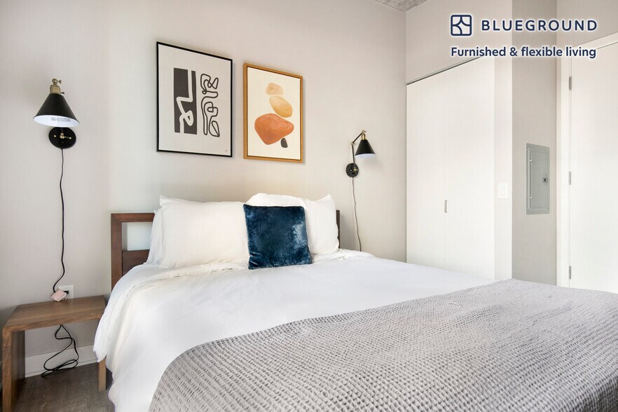 Building Photo - 423 E Ohio St