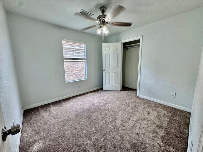 Building Photo - 11710 Fossil Rock Ln