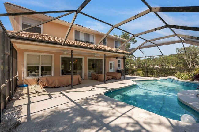 Building Photo - Stunning 5 bed Pool Home - Country Club