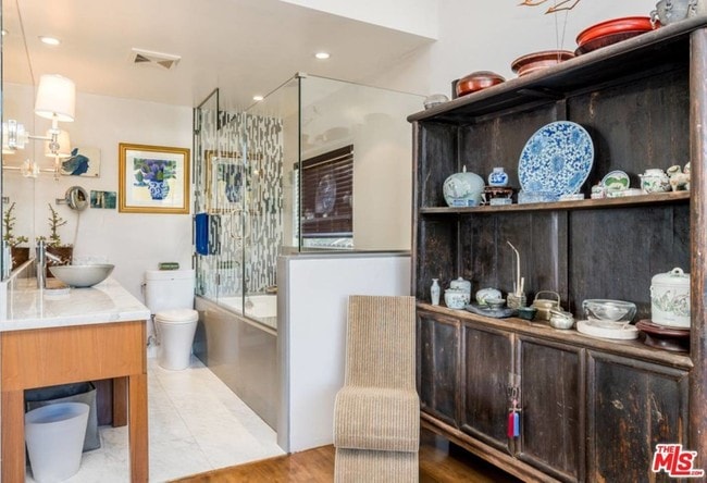 Building Photo - 2175 Ponet Dr