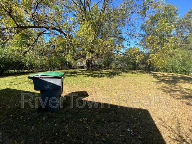 Building Photo - 1456 Paullus Ave