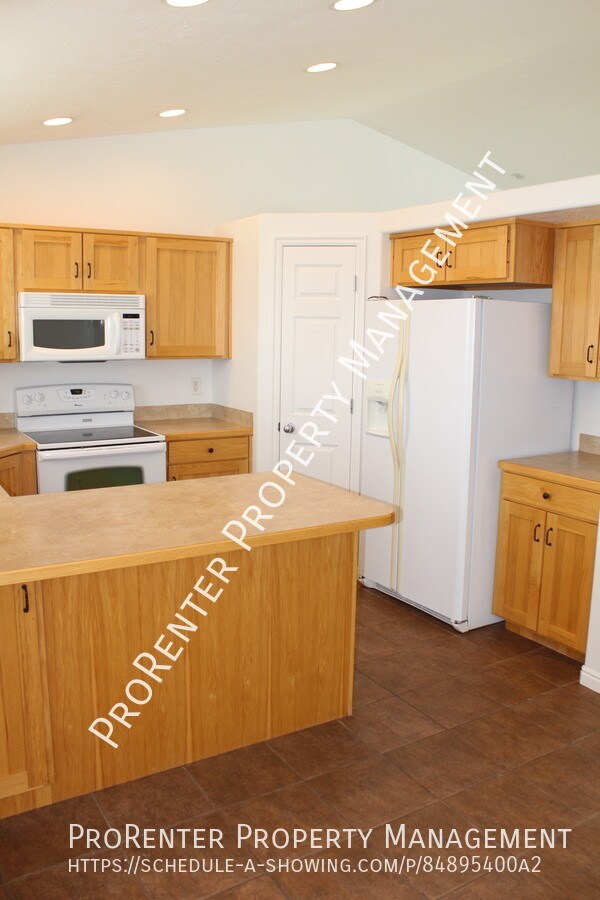 Building Photo - 1989 N 2530 W