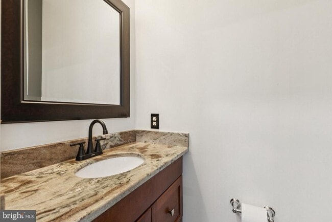 Building Photo - 10111 Tulip Tree Dr