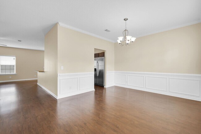 Building Photo - AVAILABLE MAY 2025 [NO PETS PREFERRED: x1 ...