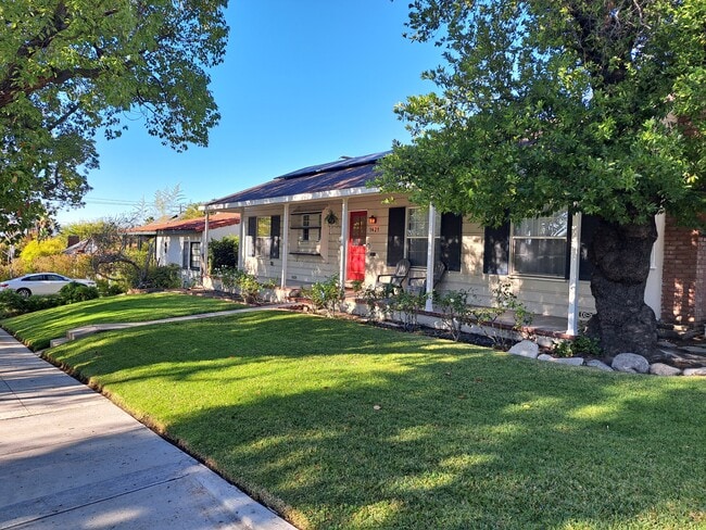 Building Photo - 1421 Birch Ave
