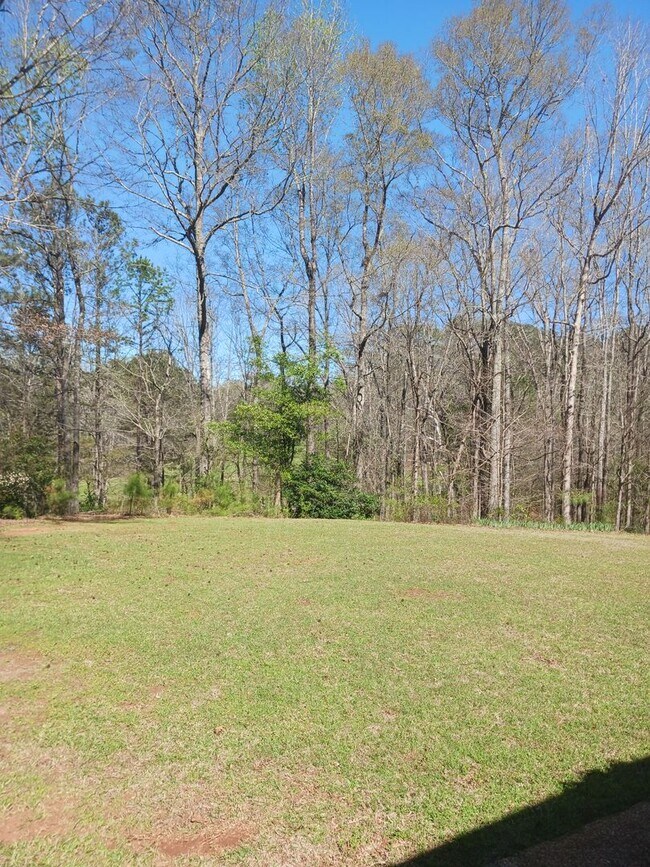 Building Photo - Charming 4BR/2.5BA Retreat on 2 Acres-Available Now!