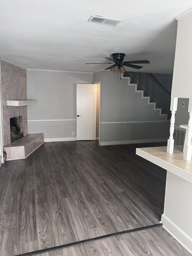Building Photo - Aberdeen Duplex